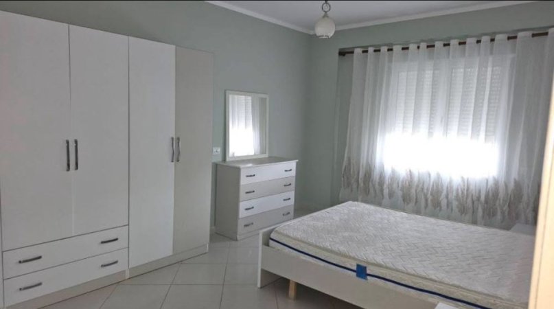 Tirane, jepet me qera apartament 2+1+Ballkon Kati 3, 90 m² 650 € (KOPSHTI BOTANIK)