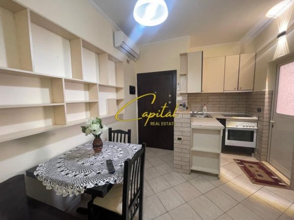 Tirane, jepet me qera apartament 1+1 Kati 5, 55 m² 450 € (RRUGA 5 MAJI)