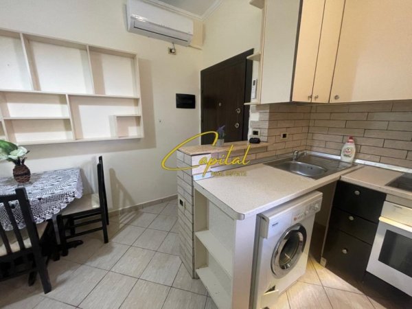 Tirane, jepet me qera apartament 1+1 Kati 5, 55 m² 450 € (RRUGA 5 MAJI)