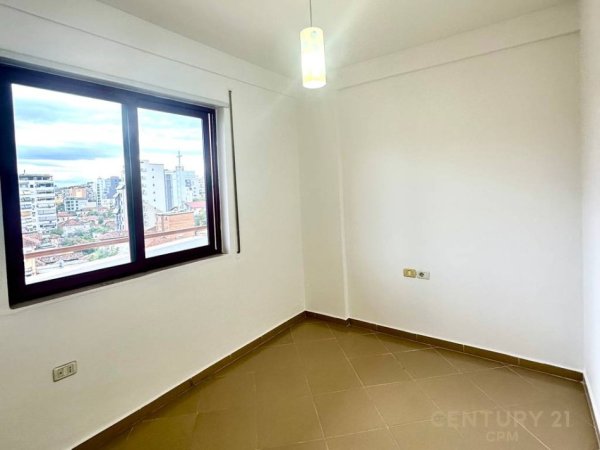 Tirane, jepet me qera ambjent biznesi Kati 6, 100 m² 700 € (Rruga e Dibres)