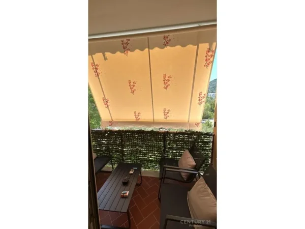 Tirane, jepet me qera apartament 3+1+Aneks+Ballkon Kati 2, 131 m² 1.100 € 