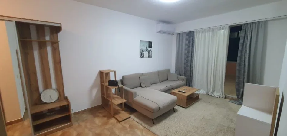 Tirane, jepet me qera apartament 1+1+Ballkon Kati 6, 65 m² 700 € (Komuna e Parisit)
