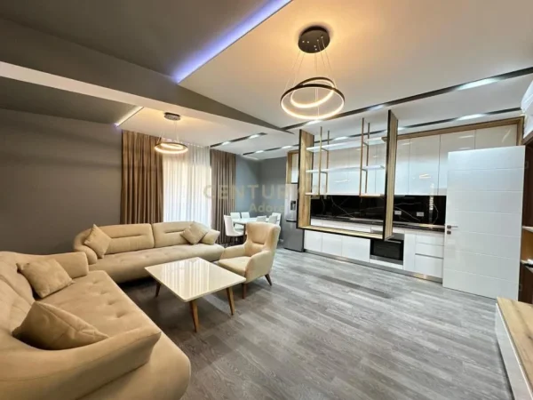 Tirane, jepet me qera apartament 3+1+Ballkon Kati 6, 140 m² 1.400 € (Kodra e Diellit)