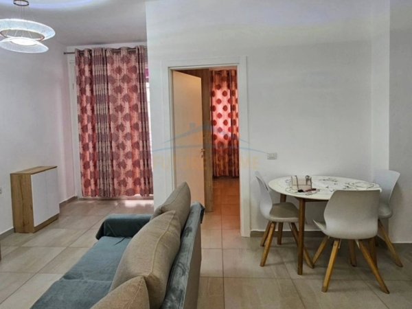 Tirane, jepet me qera apartament 1+1 Kati 1, 59 m² 550€
