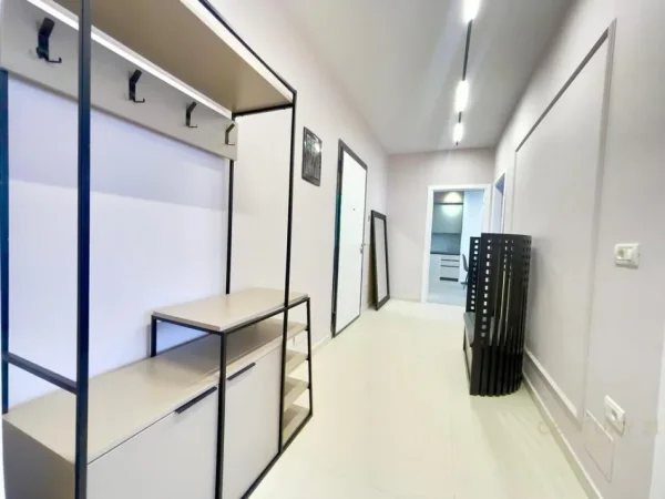 Tirane, jepet me qera apartament 2+1+Aneks+Ballkon Kati 1, 100 m² 700 € (IBN)