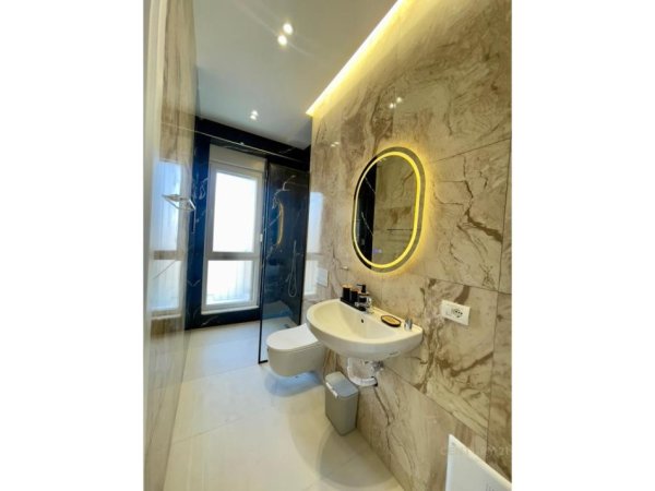 Tirane, jepet me qera apartament 2+1+Aneks+Ballkon Kati 1, 100 m² 700 € (IBN)