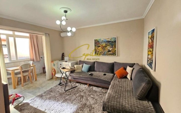 Tirane, jepet me qera apartament 1+1 Kati 2, 60 m² 550 € (BRRYLI)