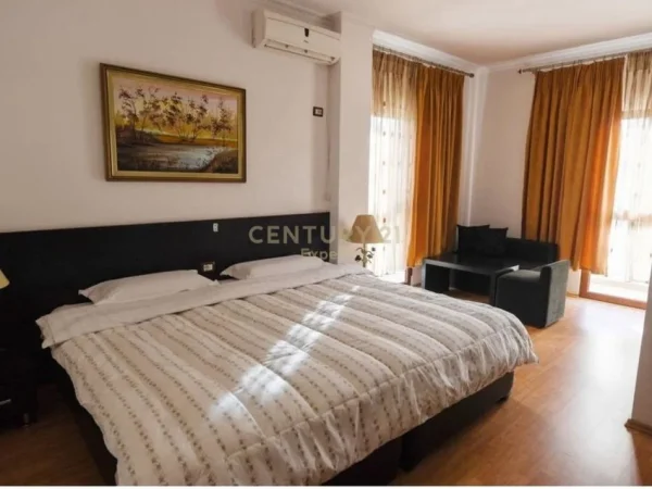 Tirane, jepet me qera hotel Kati 4, 3.600 m² 17.000 € 