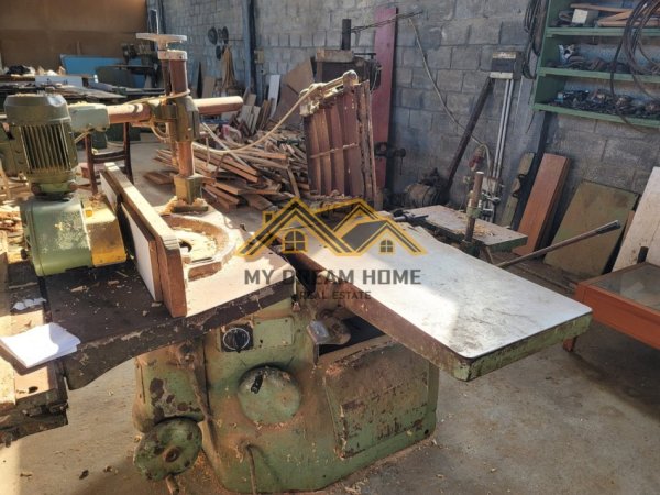 Durres, shitet ambjent biznesi Kati 0, 1.480 m² 120.000 € (SHKALLNUR)