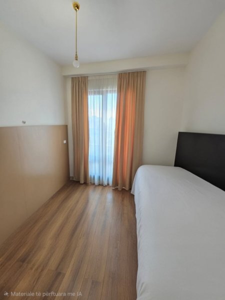 Tirane, shitet apartament 2+1 , 133 m² 330.000 € (PRANE SHKOLLES SE KUQE)