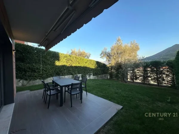 Tirane, jepet me qera Vile 2 Katshe Kati 2, 220 m² 2.500 € (Olive Grove)