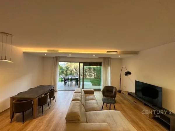 Tirane, jepet me qera Vile 2 Katshe Kati 2, 220 m² 2.500 € (Olive Grove)