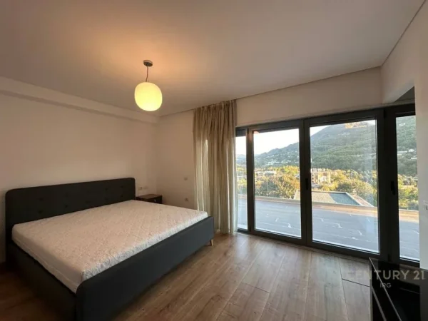 Tirane, jepet me qera Vile 2 Katshe Kati 2, 220 m² 2.500 € (Olive Grove)