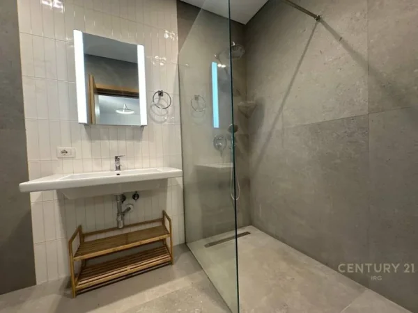 Tirane, jepet me qera Vile 2 Katshe Kati 2, 130 m² 1.500 € (Olive Grove)