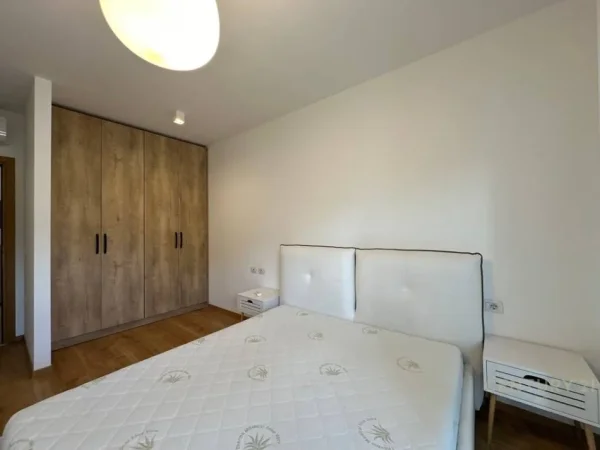 Tirane, jepet me qera Vile 2 Katshe Kati 2, 130 m² 1.500 € (Olive Grove)