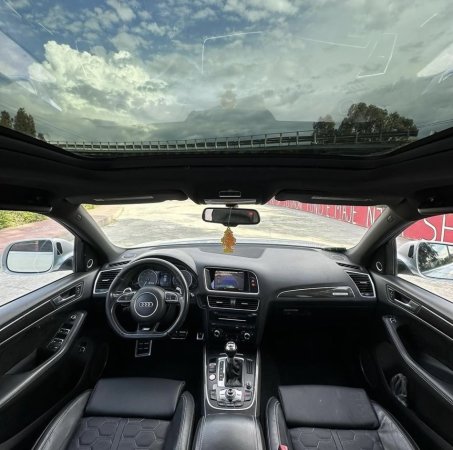 Tirane, shes SUV Audi SQ5 Benzin, e bardhë automatik Klima 180.000 km 13000€