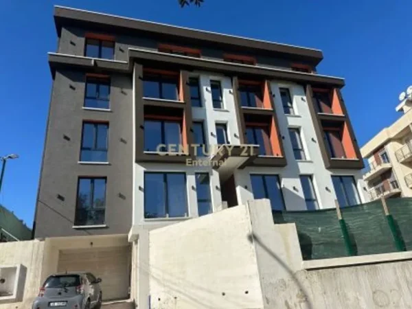 Tirane, jepet me qera ambjent biznesi Kati 5, 850 m² 7.000 € 