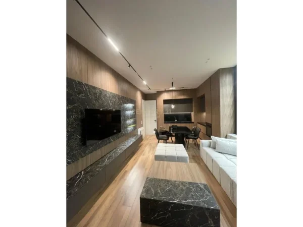Tirane, jepet me qera apartament 1+1+Aneks+Ballkon Kati 5, 65 m² 900 € 