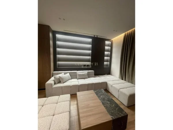 Tirane, jepet me qera apartament 1+1+Aneks+Ballkon Kati 5, 65 m² 900 € 