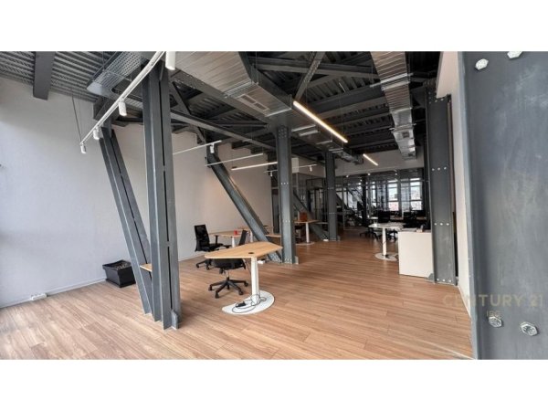 Tirane, jepet me qera zyre Kati 7, 180 m² 3.000 € 