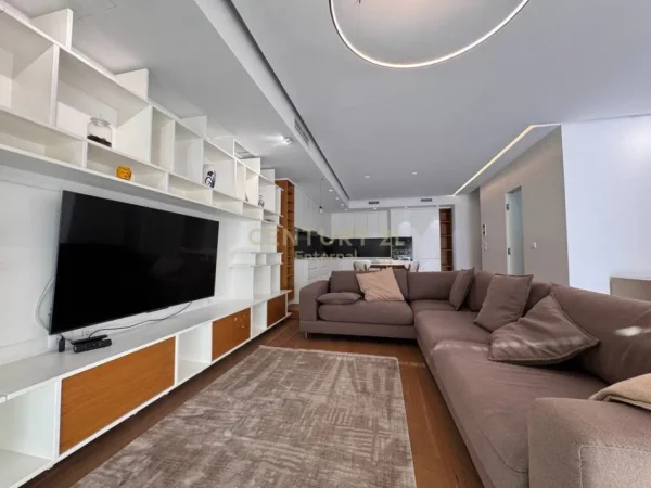 Tirane, jepet me qera Vile 2 Katshe , 352 m² 2.500 € (Olive Grove)