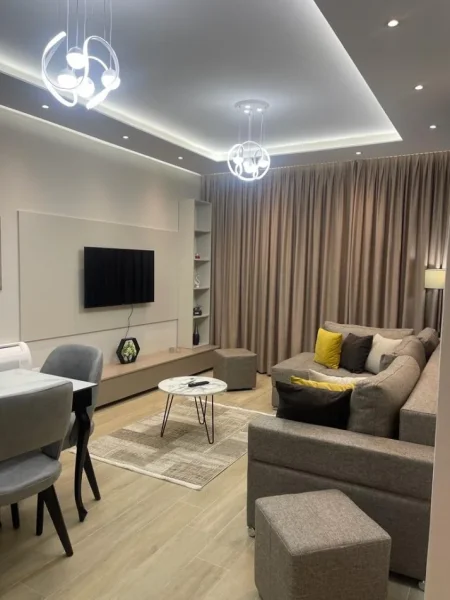 Tirane, jepet me qera apartament 1+1 Kati 2, 75 m² 850 € (Komuna e Parisit)