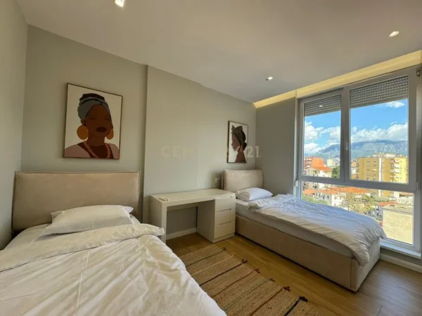 Tirane, jepet me qera apartament 2+1+Aneks+Ballkon Kati 7, 96 m² 1.200 € 