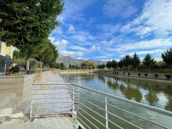 Tirane, jepet me qera hotel Kati 4, 1.300 m² 15.000 € 