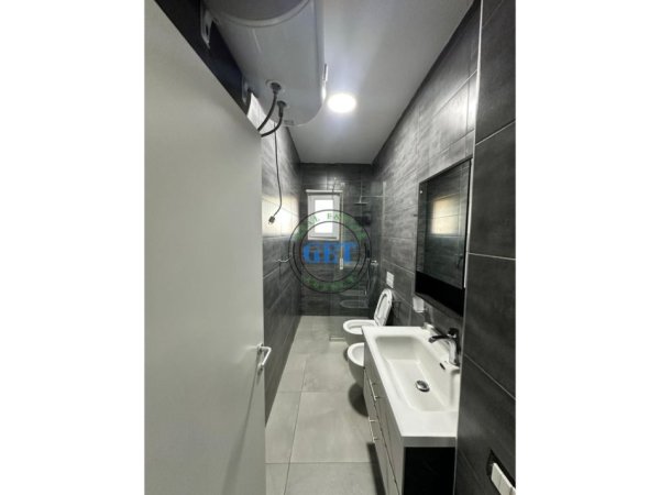 Durres, jepet me qera 2+1 Kati 3, 75 m² 400 € (Stadiumi)