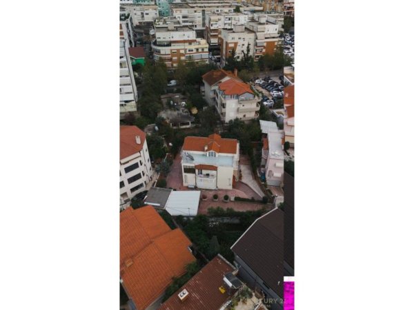 Tirane, jepet me qera Vile Kati 3, 700 m² 5.000 € (Vilat e Selitës)