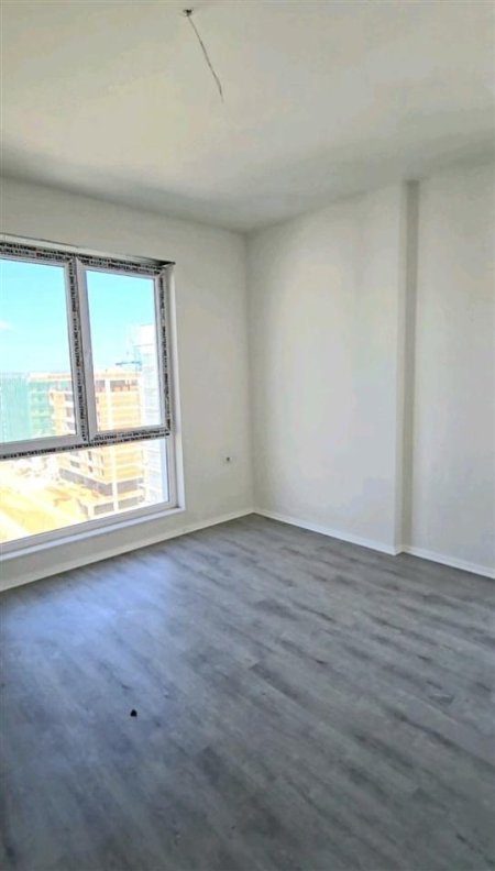 Tirane, jepet me qera zyre Kati 7, 175 m² 500 € (Rruga Gryka e Kacanikut)