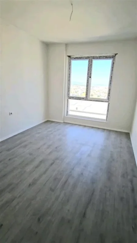 Tirane, jepet me qera zyre Kati 7, 175 m² 570 € (Rruga Gryka e Kacanikut)
