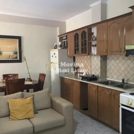 Tirane, jepet me qera apartament 1+1 Kati 5, 53 m² 400 € (Spitali Amerikan 2)