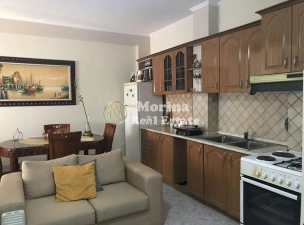 Tirane, jepet me qera apartament 1+1 Kati 5, 53 m² 400 € (Spitali Amerikan 2)