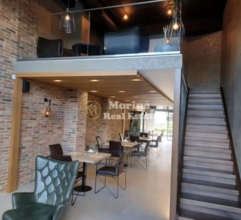 Tirane, jepet me qera ambjent biznesi Kati 0, 136 m² 1.350 € (Rruga Kongresi i Manastirit)