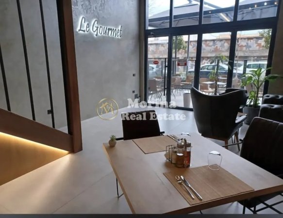 Tirane, jepet me qera ambjent biznesi Kati 0, 136 m² 1.350 € (Rruga Kongresi i Manastirit)