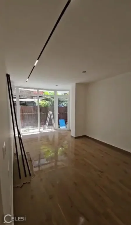 Tirane, jepet me qera zyre Kati 1, 50 m² 500 € (Rruga Bardhyl)