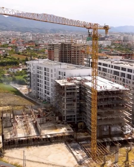 Tirane, shitet apartament duplex Dublex Kati 1, 54 m² 