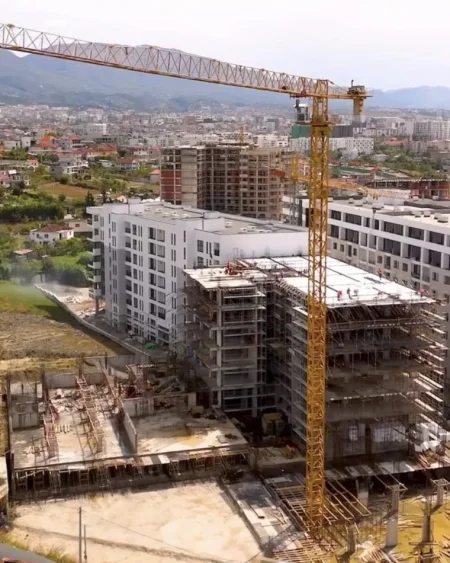 Tirane, shitet apartament duplex Dublex Kati 1, 54 m² 