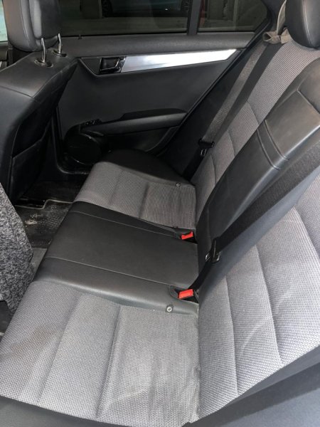 Tirane, shes makine Benz c clas Nafte, e zeze automatik Klima 245 km 7.100 €