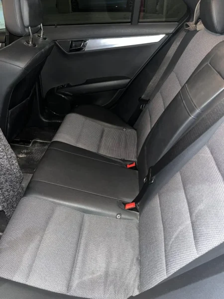 Tirane, shes makine Benz c clas Nafte, e zeze automatik Klima 245 km 7.100 €