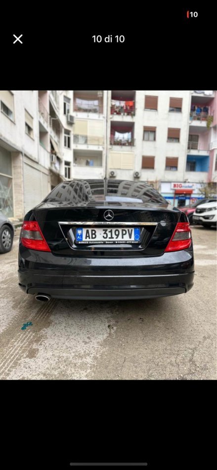 Tirane, shes makine Benz c clas Nafte, e zeze automatik Klima 245 km 7.100 €