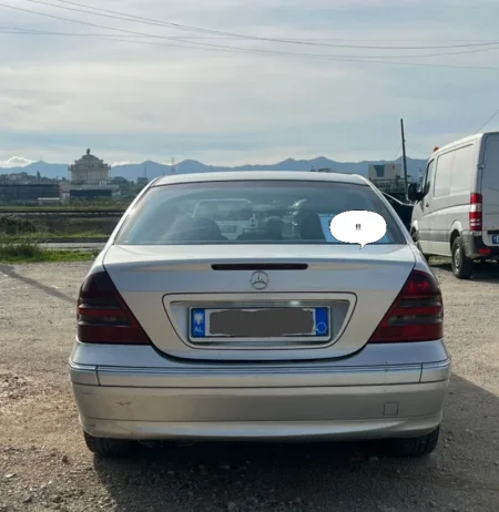 Tirane, shitet makine Mercedez Benz W203 C200 Nafte, gri metalizato manuale Kondicioner 178.000 km 3.299 €