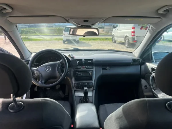 Tirane, shitet makine Mercedez Benz W203 C200 Nafte, gri metalizato manuale Kondicioner 178.000 km 3.299 €