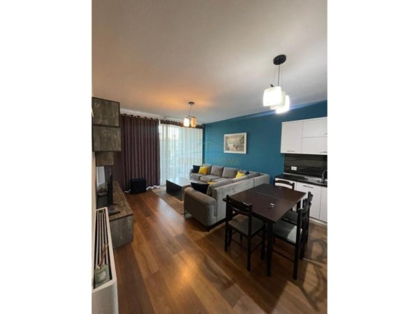 Tirane, jepet me qera apartament 2+1+Ballkon Kati 2, 100 m² 800 € (Kompleksi Mateo, Kopshti Zoologjik)