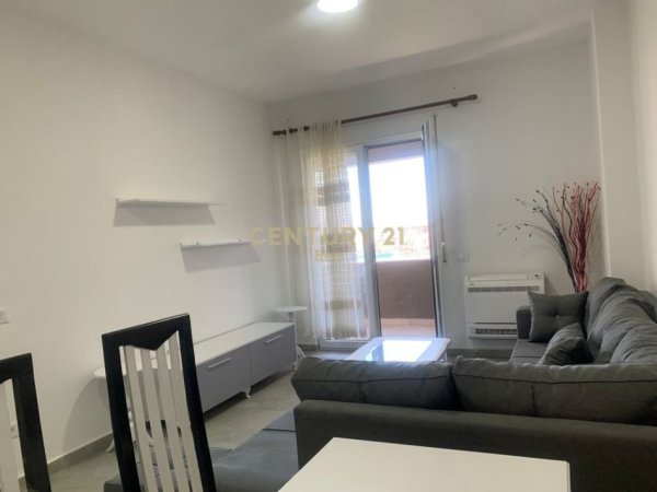 Shqiperi, jepet me qera 2+1 Kati 3, 84 m² 400€