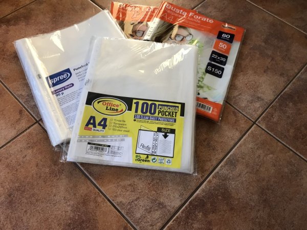 Tirane, shes 15 pako fleta format 4 pako qese A4 73 zarfe A4 55 zarfe te vegjel