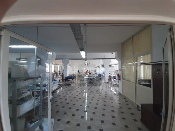 Tirane, jap me qera ambjent biznesi Kati 2, 750 m² 4.700 €