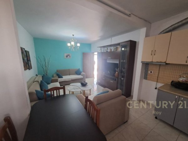 Durres, shitet shtepi 2+1 Kati 1, 273 m² 70.000 € 