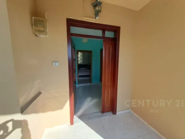 Durres, shitet shtepi 2+1 Kati 1, 273 m² 70.000 € 